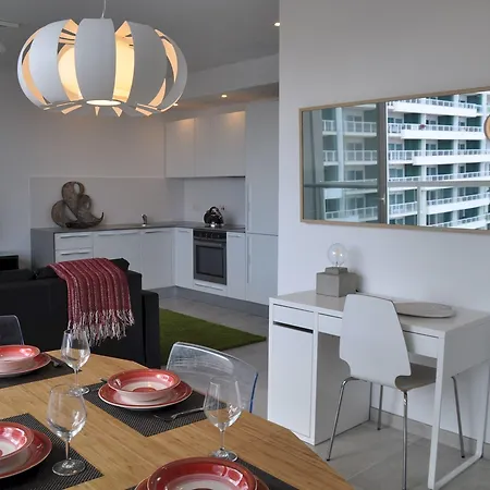 Modern Seaview In A Prime Location Lejlighed *
