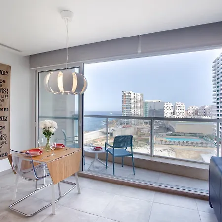 Modern Seaview In A Prime Location * 슬리에마