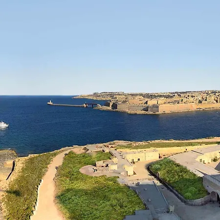 Modern Seaview In A Prime Location Lejlighed