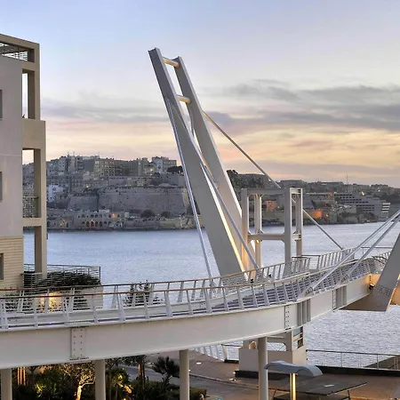 Modern Seaview In A Prime Location