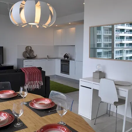 Modern Seaview In A Prime Location Apartment *