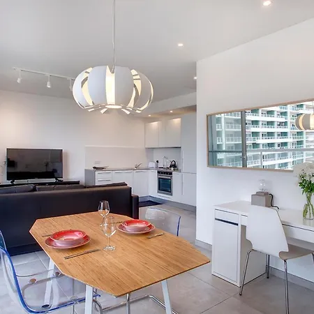 Modern Seaview In A Prime Location 斯利马