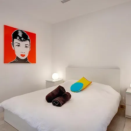 Modern Seaview In A Prime Location Apartment *