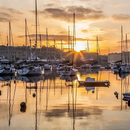 Apartamento Modern Seaview In A Prime Location